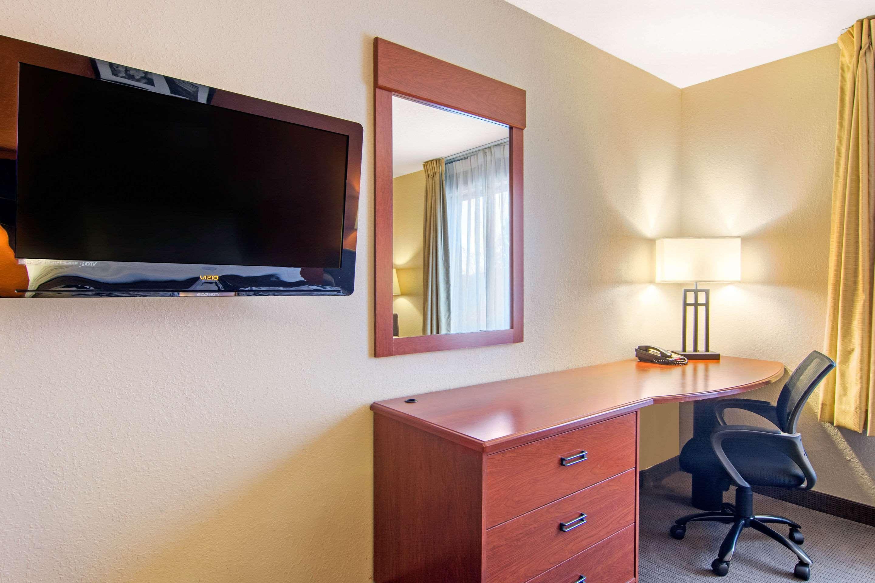 Sleep Inn&suites Hotel 2*